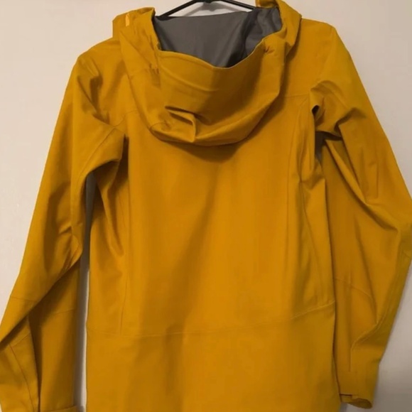 66 North Skaftafell Gore-Tex Infinium Shell Jacket - Picture 6 of 8